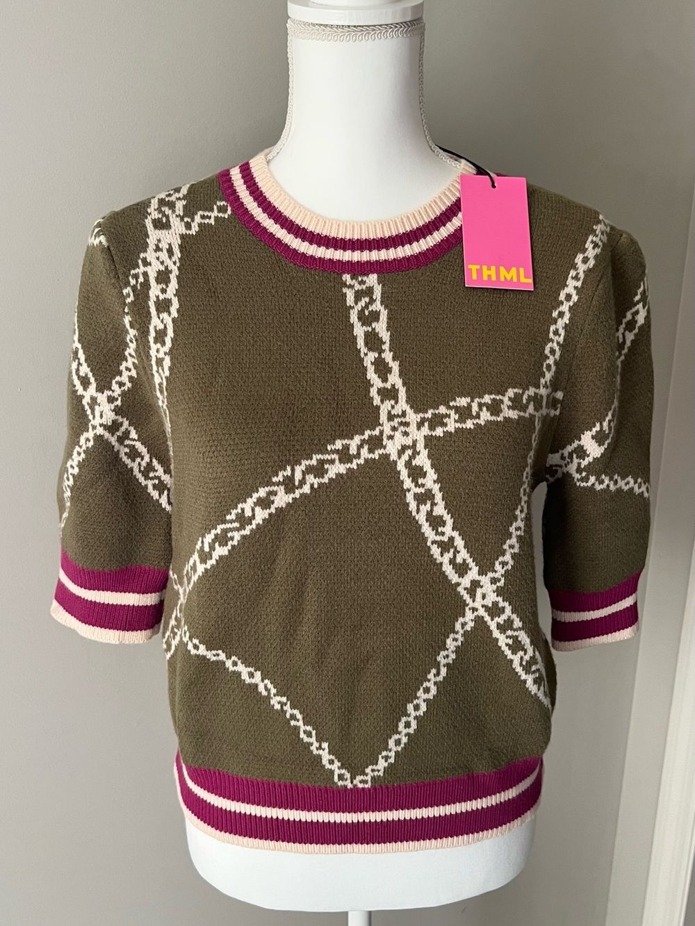 NWT THML Chain Print Sweater Large Olive Green Pink Short Sleeve